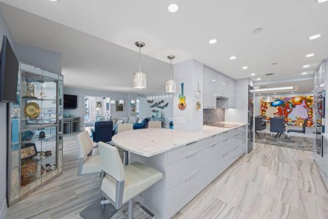 Condo in Juno Beach, Florida, 3 bedrooms № 2178577 - photo 19