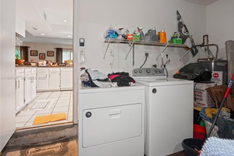 Villa ou maison à vendre à Miami, Floride: 3 chambres, 145.58 m2 № 1947669 - photo 30