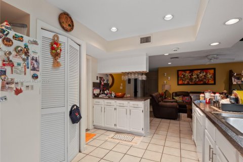 Casa en venta en Miami, Florida, 3 dormitorios, 145.58 m2 № 1947669 - foto 8