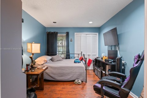 Casa en venta en Miami, Florida, 3 dormitorios, 145.58 m2 № 1947669 - foto 17