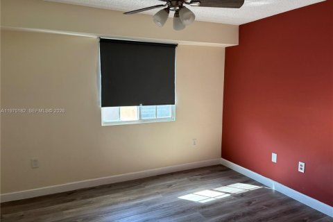 Adosado en venta en Aventura, Florida, 2 dormitorios, 122.26 m2 № 2031032 - foto 8