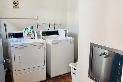 Copropriété à louer à Hialeah, Floride: 2 chambres, 93.37 m2 № 1959780 - photo 10