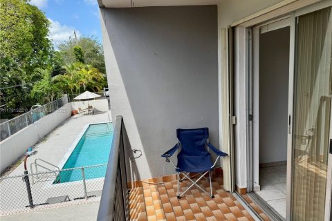 Copropriété à louer à Hialeah, Floride: 2 chambres, 93.37 m2 № 1959780 - photo 3