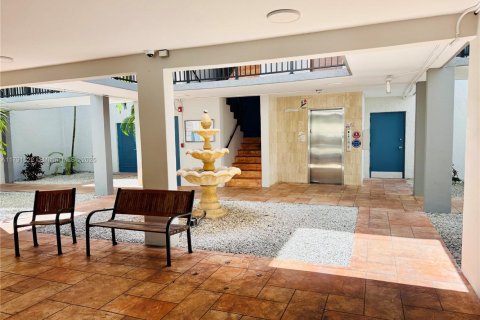 Copropriété à louer à Hialeah, Floride: 2 chambres, 93.37 m2 № 1959780 - photo 7