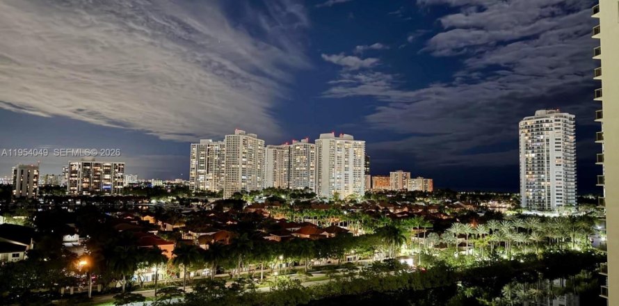 Condominio en Aventura, Florida, 2 dormitorios  № 2010446