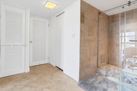 Condominio en venta en Aventura, Florida, 2 dormitorios, 90.3 m2 № 2010446 - foto 16