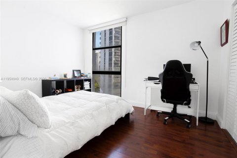 Condominio en venta en Aventura, Florida, 2 dormitorios, 90.3 m2 № 2010446 - foto 18