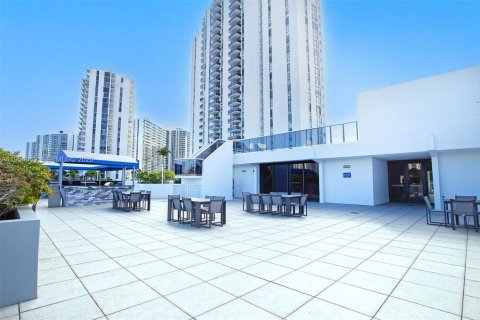 Condominio en venta en Aventura, Florida, 2 dormitorios, 90.3 m2 № 2010446 - foto 28