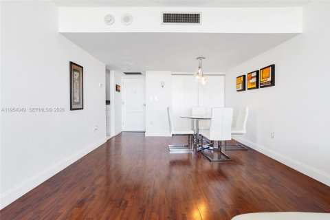 Condominio en venta en Aventura, Florida, 2 dormitorios, 90.3 m2 № 2010446 - foto 9