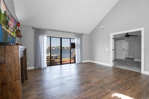 Condo in Crystal River, Florida, 3 bedrooms  № 1851723 - photo 14