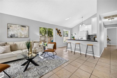 House in Palm Harbor, Florida 2 bedrooms, 74.04 sq.m. № 2258775 - photo 4
