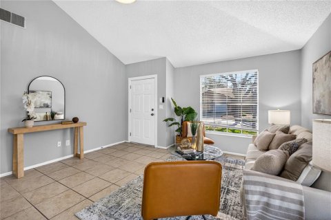 House in Palm Harbor, Florida 2 bedrooms, 74.04 sq.m. № 2258775 - photo 3