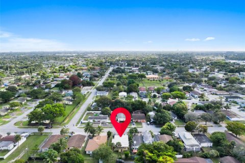 Propiedad comercial en venta en Fort Lauderdale, Florida, 123.93 m2 № 2000284 - foto 8