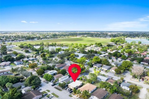 Propiedad comercial en venta en Fort Lauderdale, Florida, 123.93 m2 № 2000284 - foto 5