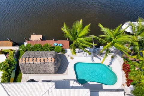 Villa ou maison à vendre à Pompano Beach, Floride: 5 chambres, 287.44 m2 № 2240941 - photo 2