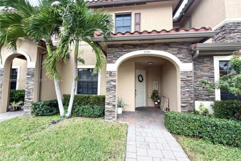 Touwnhouse à Hialeah, Floride 3 chambres, 146.23 m2 № 2400571