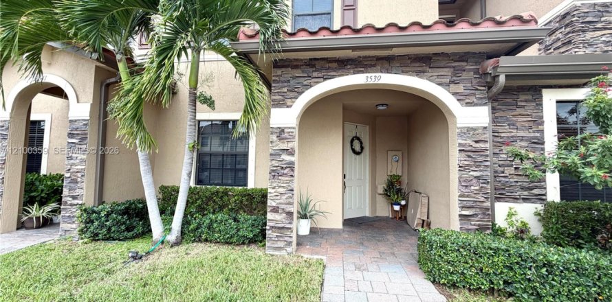 Touwnhouse à Hialeah, Floride 3 chambres, 146.23 m2 № 2400571