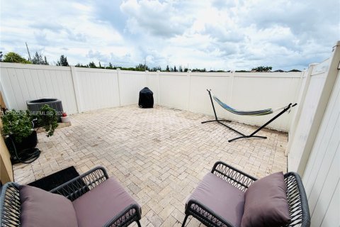 Touwnhouse à louer à Hialeah, Floride: 3 chambres, 146.23 m2 № 2400571 - photo 22