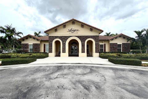 Touwnhouse à louer à Hialeah, Floride: 3 chambres, 146.23 m2 № 2400571 - photo 23