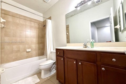 Touwnhouse à louer à Hialeah, Floride: 3 chambres, 146.23 m2 № 2400571 - photo 19