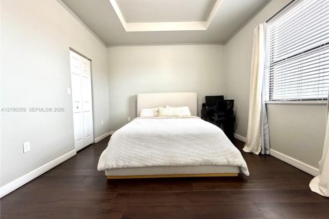 Touwnhouse à louer à Hialeah, Floride: 3 chambres, 146.23 m2 № 2400571 - photo 12