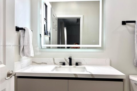 Touwnhouse à louer à Hialeah, Floride: 3 chambres, 146.23 m2 № 2400571 - photo 15