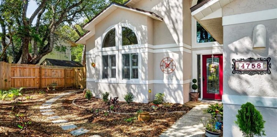 House in Ponce Inlet, Florida 3 bedrooms, 167.78 sq.m. № 2102974