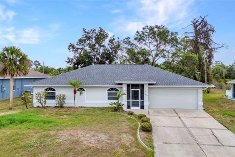 House in North Port, Florida 3 bedrooms, 164.25 sq.m. № 1759479 - photo 1