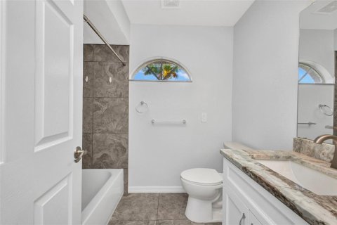 House in North Port, Florida 3 bedrooms, 164.25 sq.m. № 1759479 - photo 21