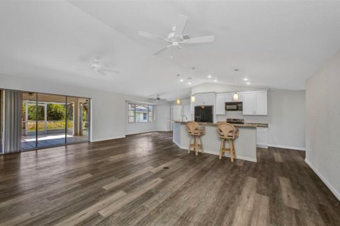 House in North Port, Florida 3 bedrooms, 164.25 sq.m. № 1759479 - photo 10