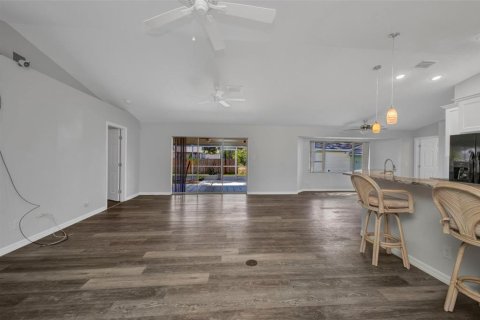 House in North Port, Florida 3 bedrooms, 164.25 sq.m. № 1759479 - photo 8