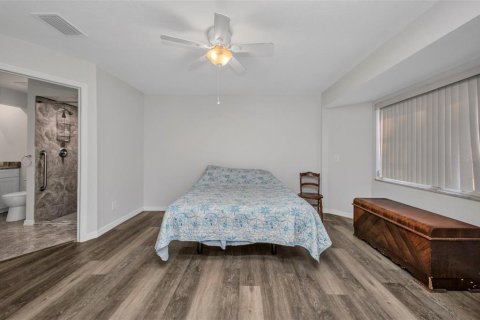 House in North Port, Florida 3 bedrooms, 164.25 sq.m. № 1759479 - photo 13