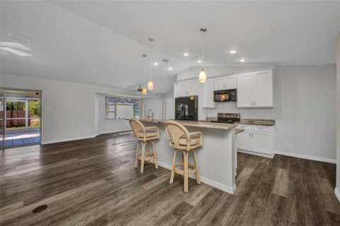 House in North Port, Florida 3 bedrooms, 164.25 sq.m. № 1759479 - photo 7