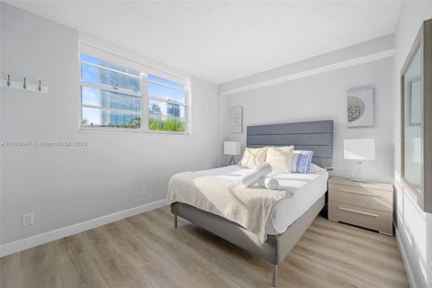 Снять в аренду кондоминиум в Санни-Айлс-Бич, Флорида 2 спальни, 93.37м2, № 1981239 - фото 9