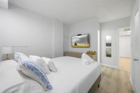 Снять в аренду кондоминиум в Санни-Айлс-Бич, Флорида 2 спальни, 93.37м2, № 1981239 - фото 12