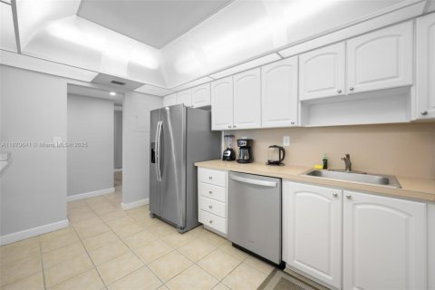 Снять в аренду кондоминиум в Санни-Айлс-Бич, Флорида 2 спальни, 93.37м2, № 1981239 - фото 8