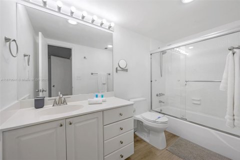 Снять в аренду кондоминиум в Санни-Айлс-Бич, Флорида 2 спальни, 93.37м2, № 1981239 - фото 13