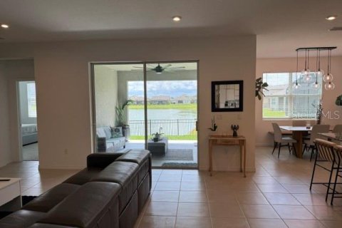 Villa ou maison à vendre à Kissimmee, Floride: 4 chambres, 232.26 m2 № 2296947 - photo 10