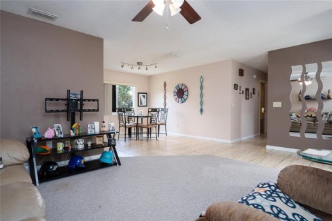 Casa en venta en Deltona, Florida, 2 dormitorios, 121.89 m2 № 2129958 - foto 5