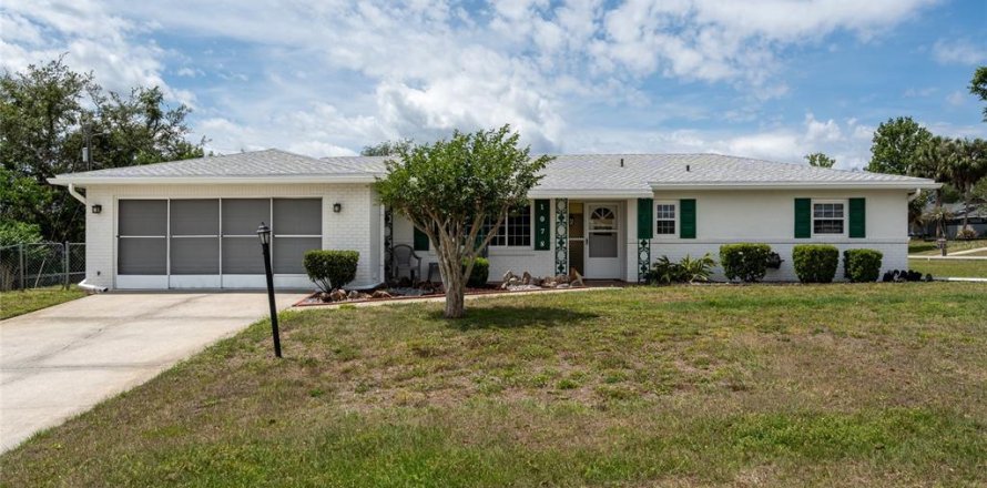 Casa en Deltona, Florida 2 dormitorios, 121.89 m2 № 2129958