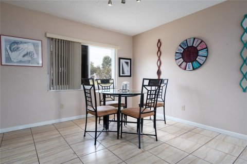 Casa en venta en Deltona, Florida, 2 dormitorios, 121.89 m2 № 2129958 - foto 6