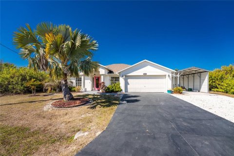 House in Port Charlotte, Florida 3 bedrooms, 151.99 sq.m. № 2103660 - photo 2