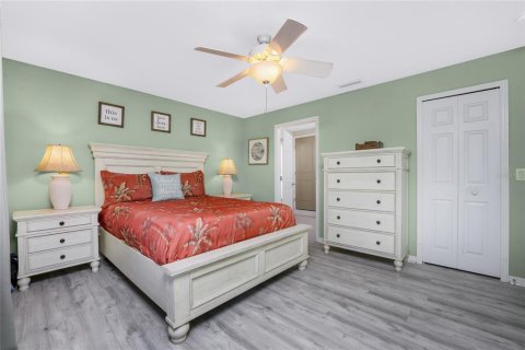 House in Port Charlotte, Florida 3 bedrooms, 151.99 sq.m. № 2103660 - photo 28