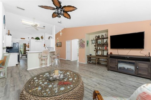 House in Port Charlotte, Florida 3 bedrooms, 151.99 sq.m. № 2103660 - photo 24