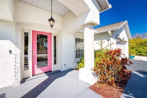 House in Port Charlotte, Florida 3 bedrooms, 151.99 sq.m. № 2103660 - photo 11