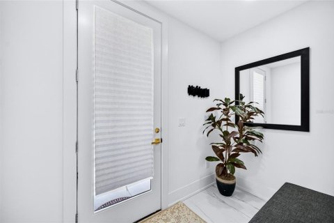 Townhouse in Sarasota, Florida 3 bedrooms, 218.32 sq.m. № 2157683 - photo 18