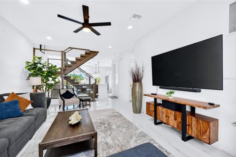 Townhouse in Sarasota, Florida 3 bedrooms, 218.32 sq.m. № 2157683 - photo 20