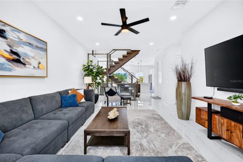 Townhouse in Sarasota, Florida 3 bedrooms, 218.32 sq.m. № 2157683 - photo 21