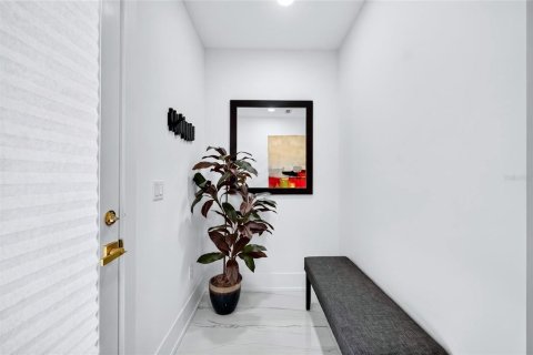 Townhouse in Sarasota, Florida 3 bedrooms, 218.32 sq.m. № 2157683 - photo 7