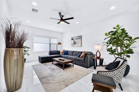 Townhouse in Sarasota, Florida 3 bedrooms, 218.32 sq.m. № 2157683 - photo 16